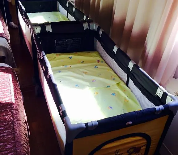לינה וארוחת בוקר Orange Garden 4*